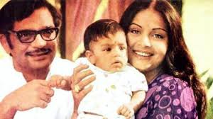 An Inspiring Journey of Gulzar: Creativity Amidst Challenges
